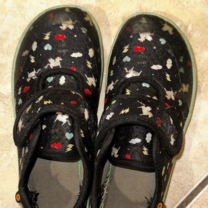 Bogs Kids Shoes - Black with Colorful Patterns